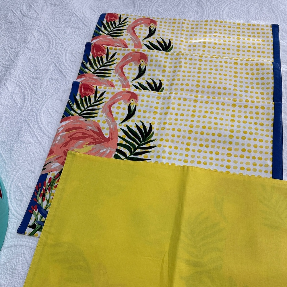 Target Flamingo Entertaining Set – 4 Placemats, 4 Napkins & Acrylic Serving Tray - Picture 6 of 6